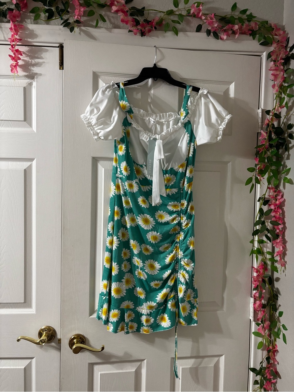 Daisy Print Green Sundress with Puff-Sleeve White Bodice